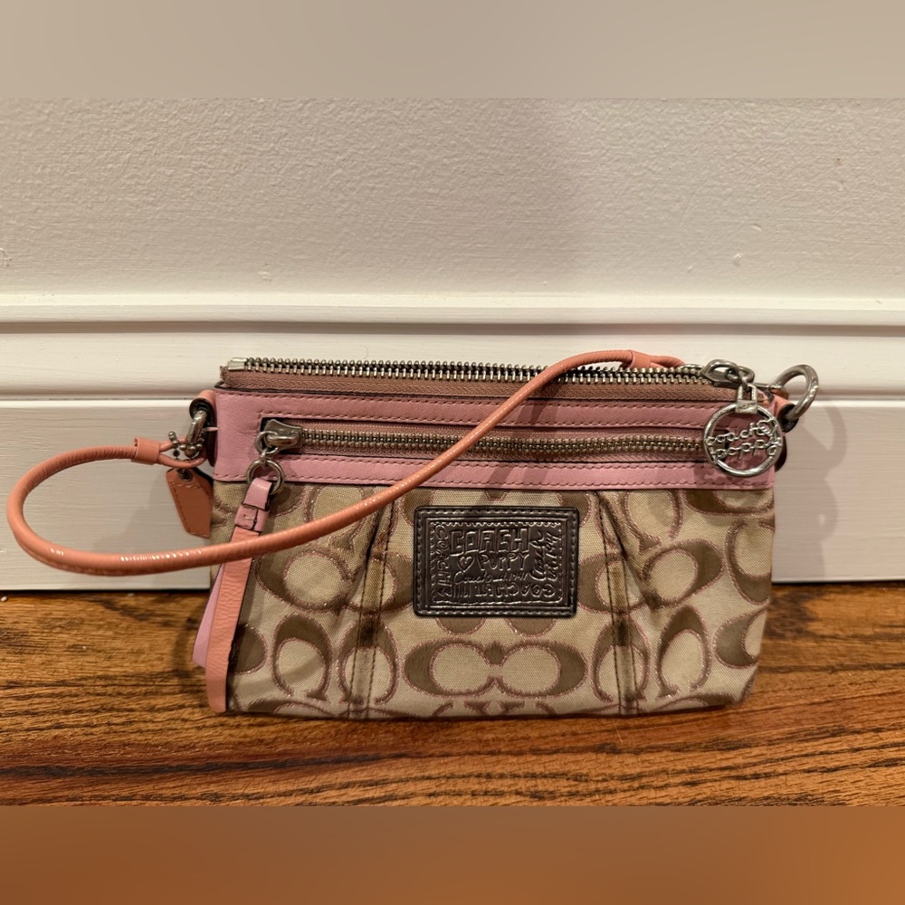 Coach Poppy Wristlet - Lt. Pink & Beige C Pattern